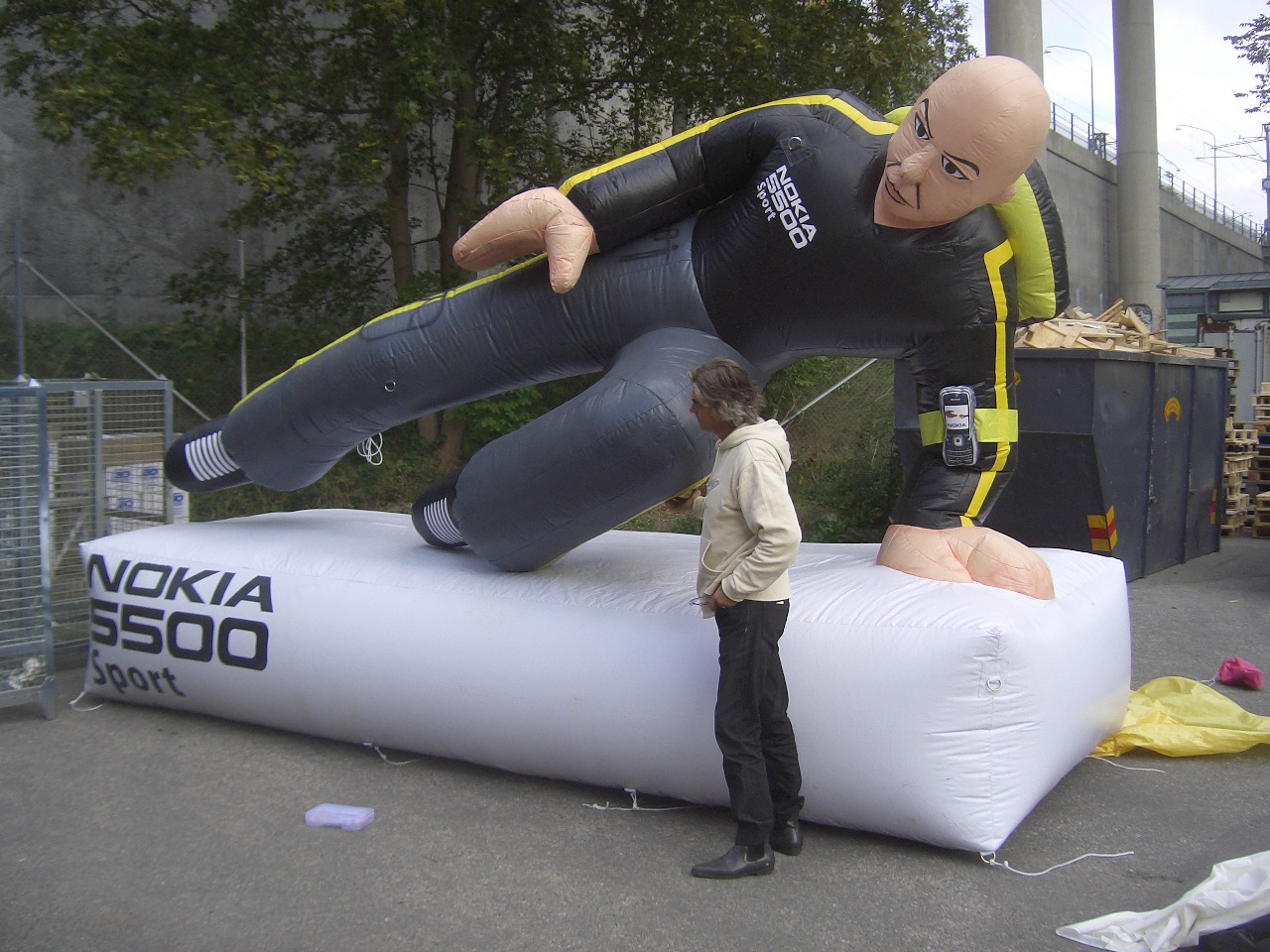 11 Fläktdriven ballongskulptur
