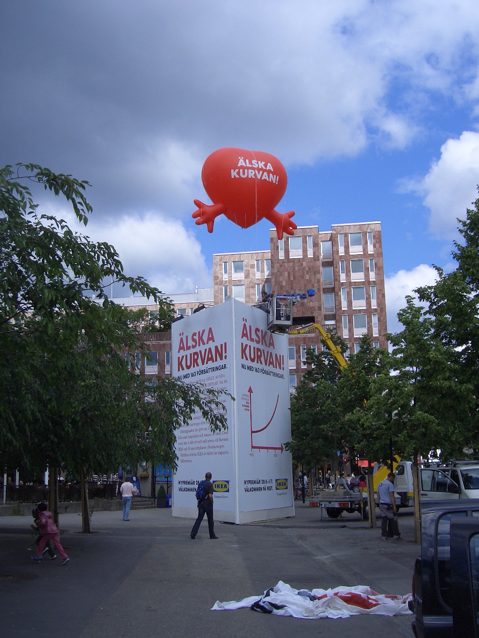 22 Ikea Hjärtan med helium i Kungsan