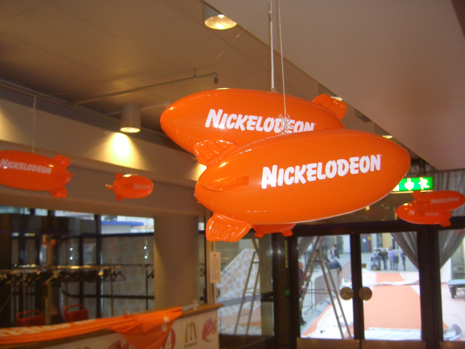 Nickelodeon logo zeppelinare give away 50 cm 12