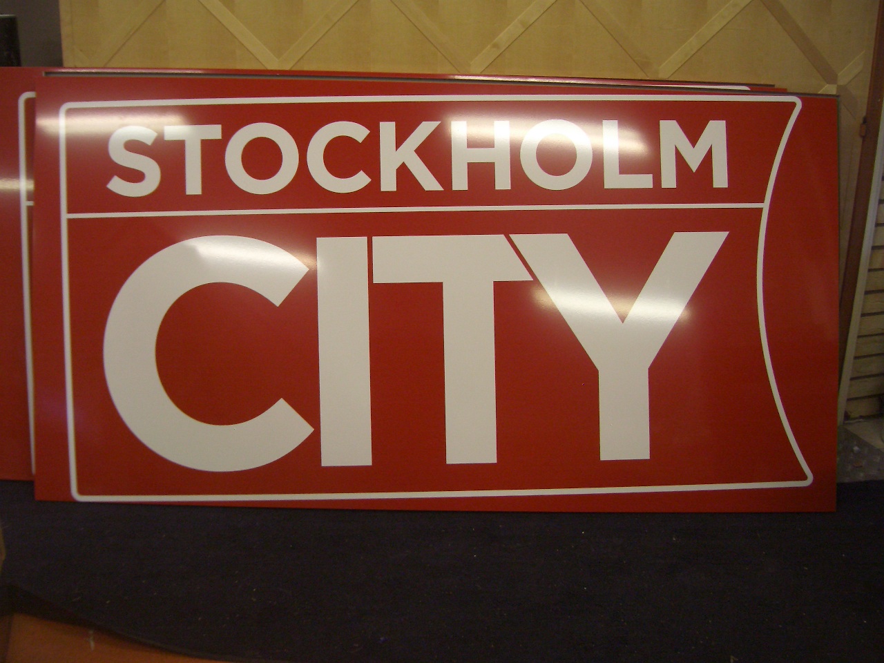 Plåtskyltar för arenareklam